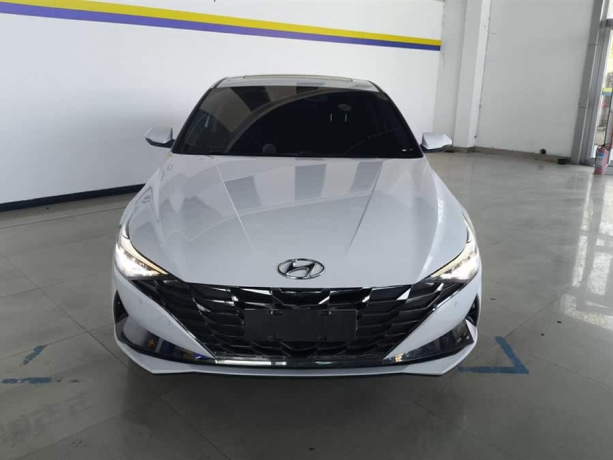現(xiàn)代 伊蘭特  2022款 1.5L CVT LUX尊貴版圖片