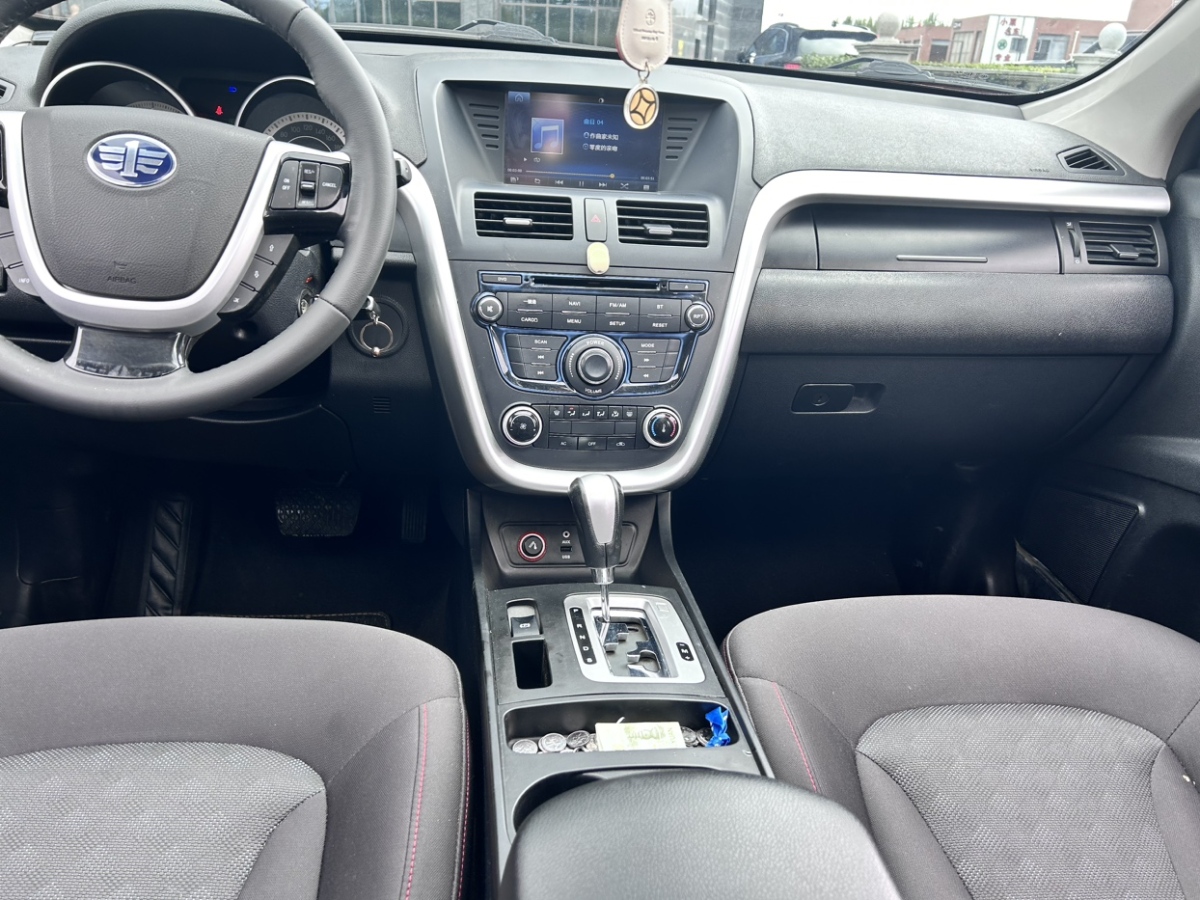 奔騰 X80  2013款 2.0L 自動舒適型圖片