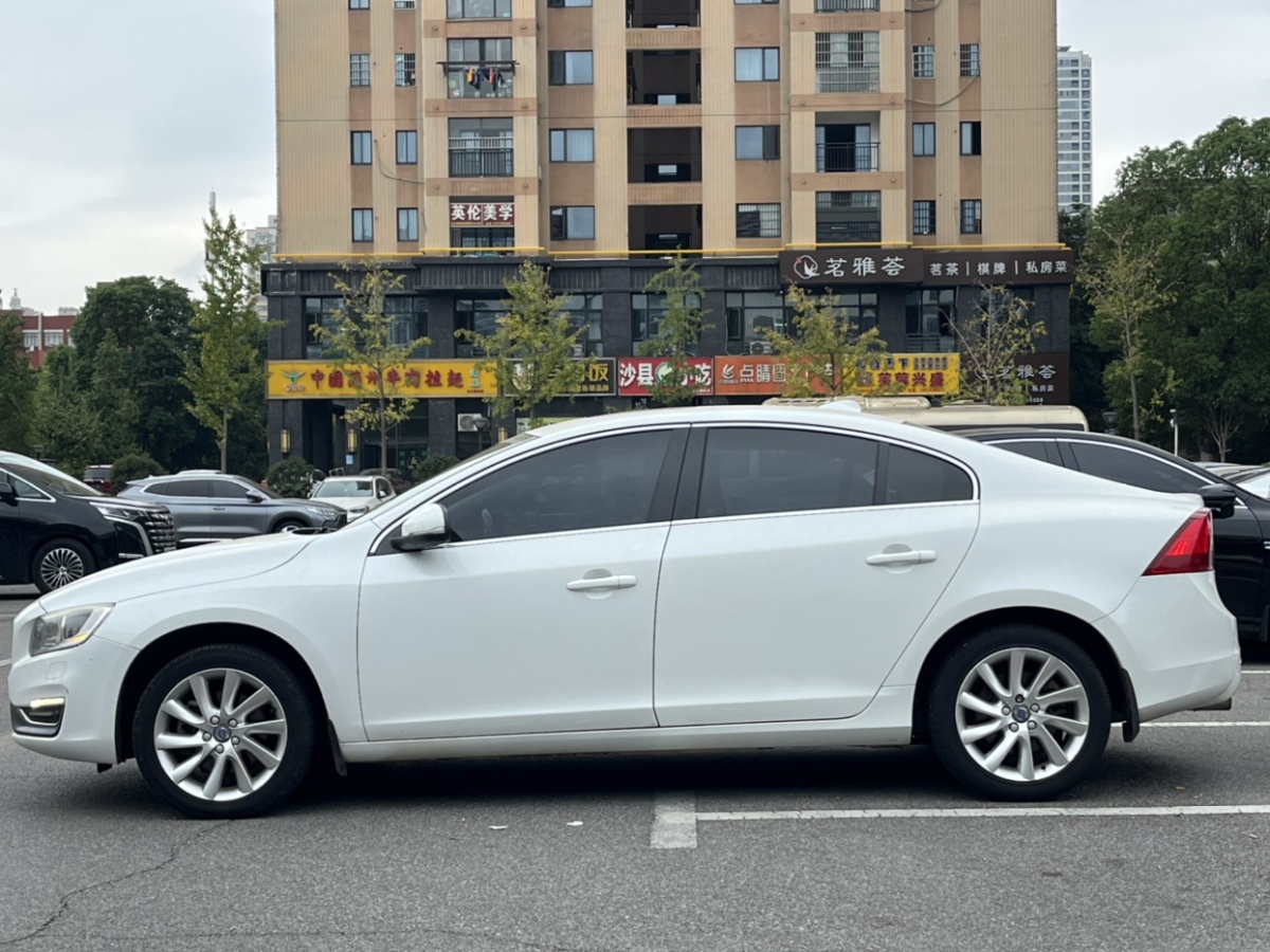 沃爾沃 S60L  2015款 2.0T 智遠(yuǎn)版圖片