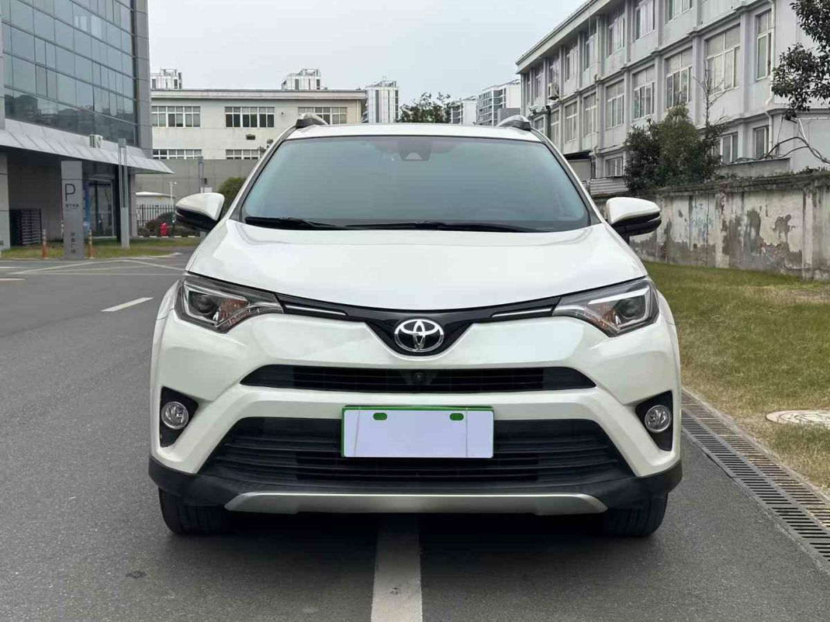 豐田 RAV4榮放  2018款 2.0L CVT兩驅(qū)風(fēng)尚X版圖片