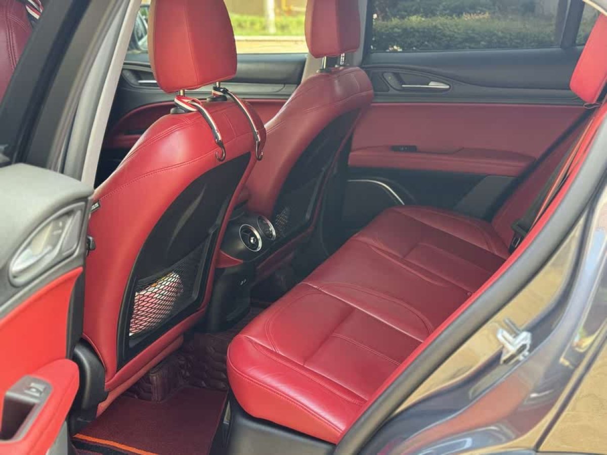 阿爾法·羅密歐 Stelvio  2017款 2.0T 280HP 豪華版圖片