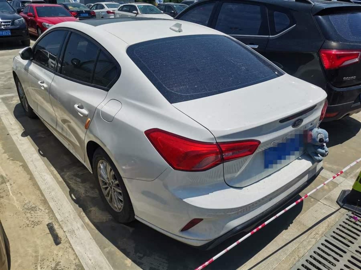 福特 福克斯  2020款 三廂 EcoBoost 180 自動鋒潮型圖片