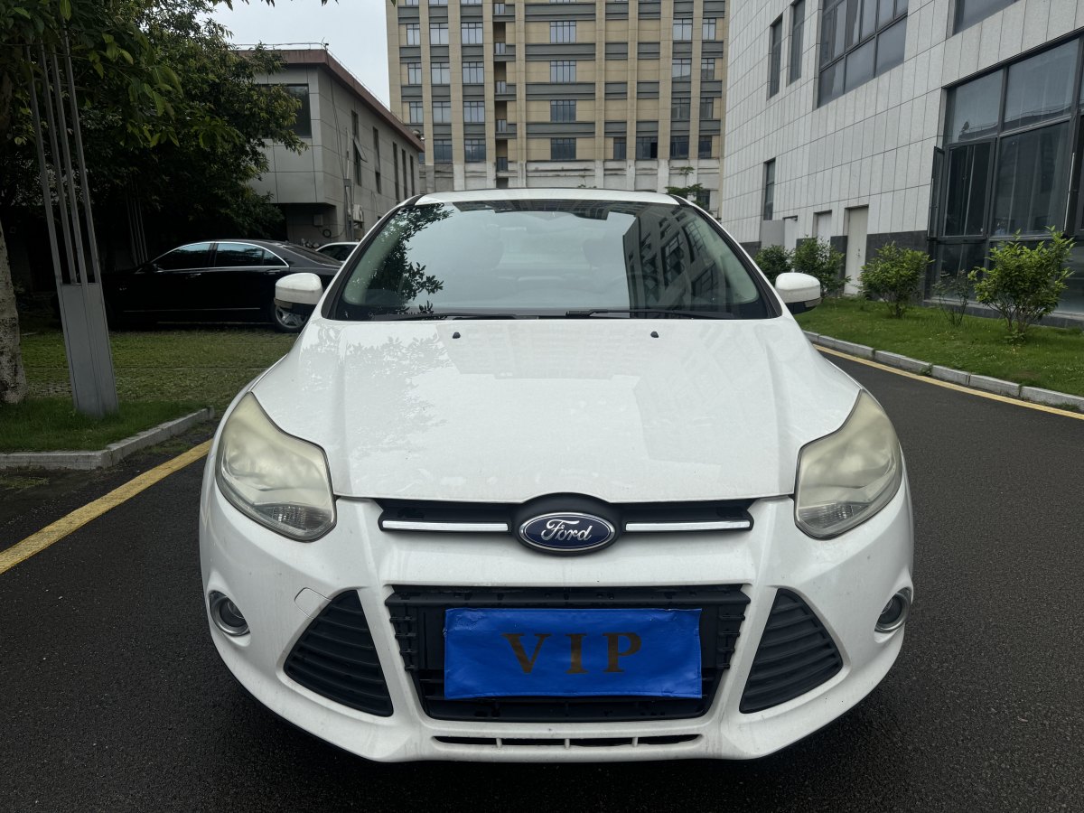福特 ?？怂? 2012款 三廂 1.6L 自動風尚型圖片