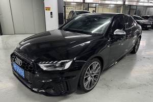 奥迪A4L 奥迪 45 TFSI quattro 臻选动感型