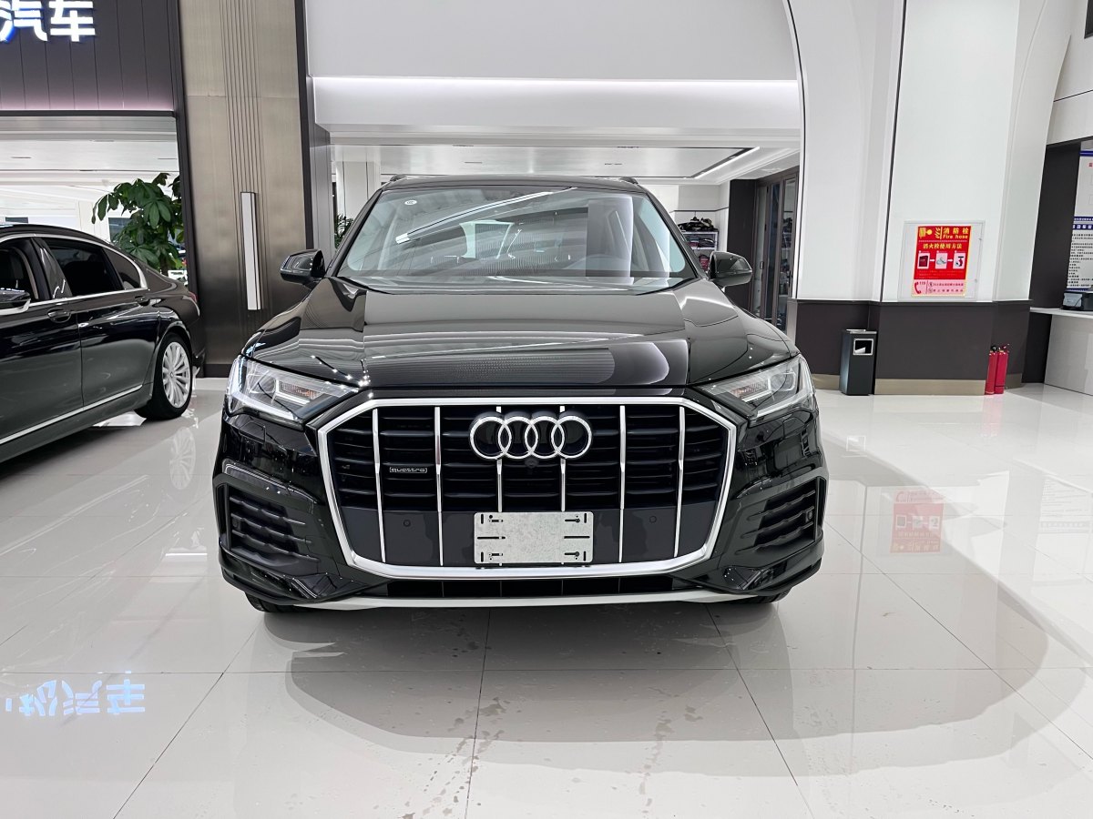 2023年1月奧迪 奧迪Q7  2023款 45 TFSI quattro S line運(yùn)動(dòng)型