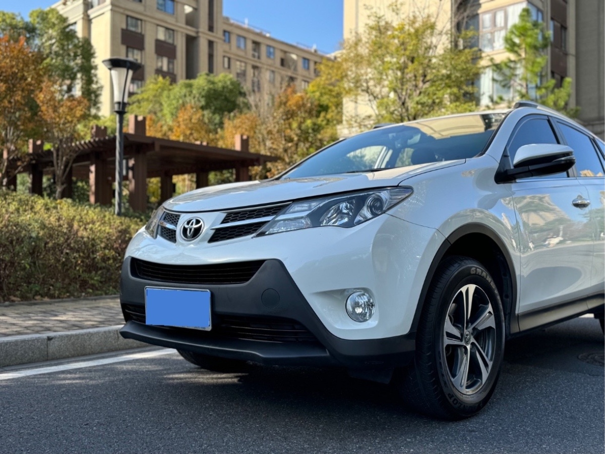 豐田 RAV4榮放  2015款 2.0L CVT四驅(qū)新銳版圖片