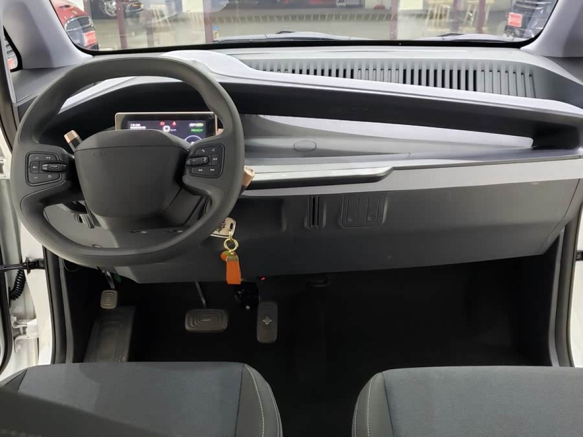 寶駿 E200  2020款 305KM 智享版圖片