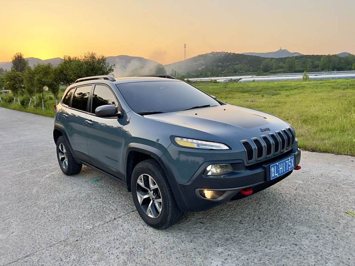 Jeep 自由光  2014款 3.2L 高性能版圖片