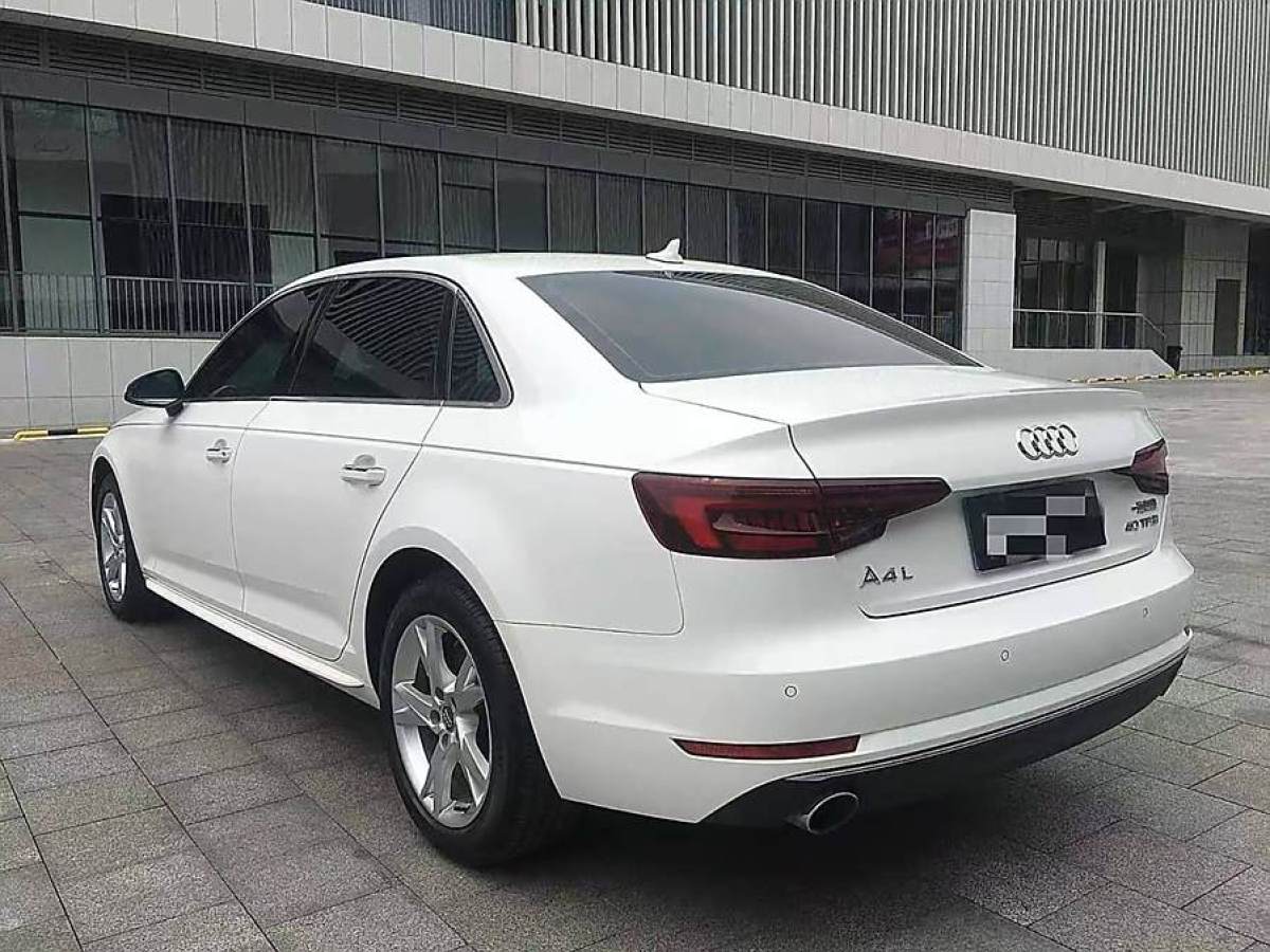 奧迪 奧迪A4L  2018款 30周年年型 40 TFSI 進(jìn)取型圖片