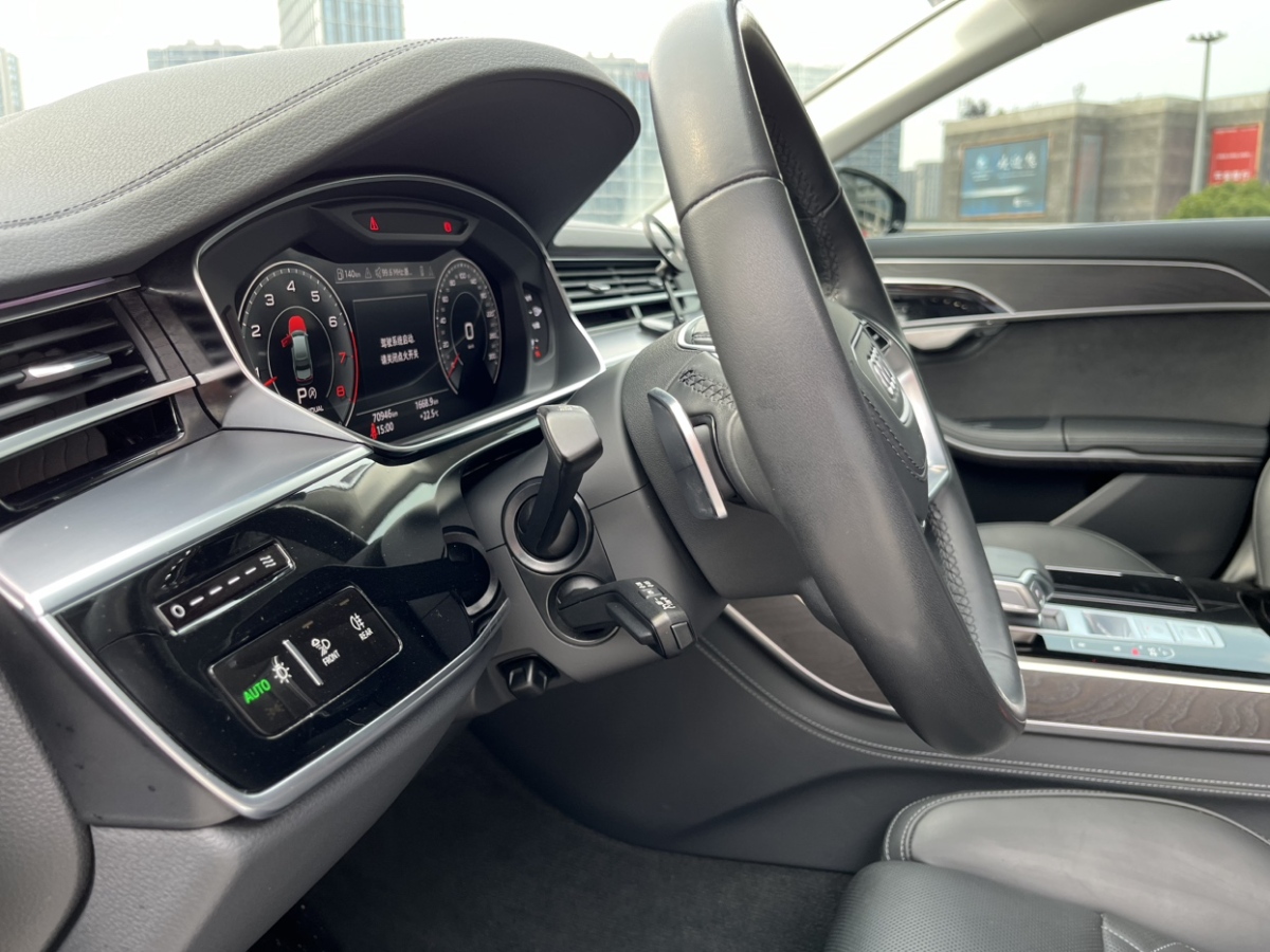 奧迪 奧迪A8  2023款 A8L 50 TFSI quattro 臻選型圖片