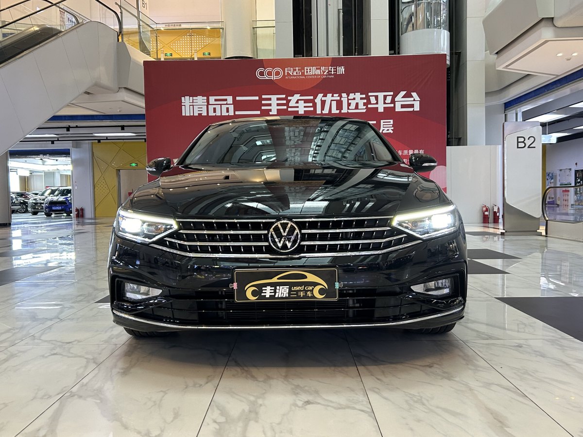 大眾 邁騰  2023款 200萬輛紀(jì)念版 330TSI DSG領(lǐng)先型圖片