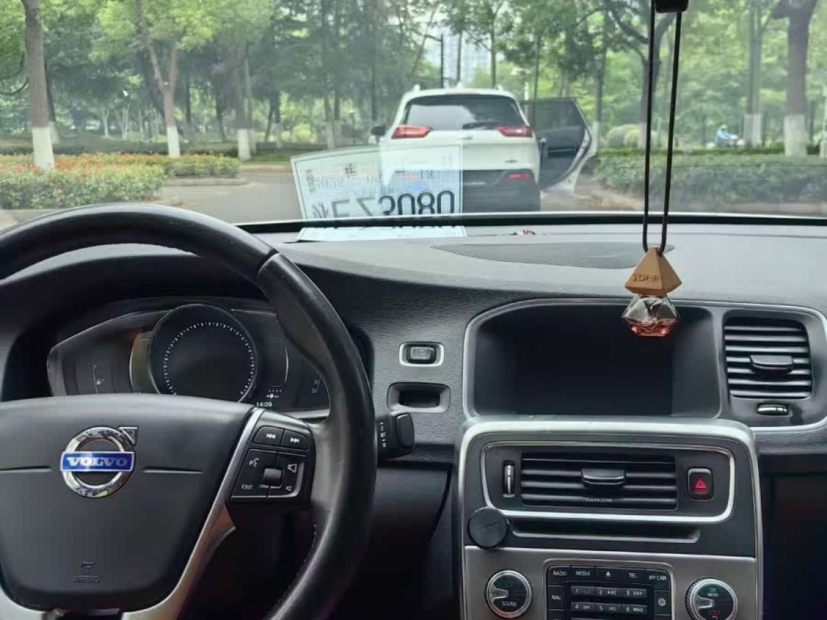 沃爾沃 S60  2017款 L 2.0T T4 智遠(yuǎn)版圖片