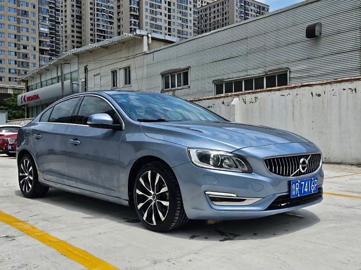 沃爾沃 S60L  2018款 T3 智進(jìn)進(jìn)取版圖片