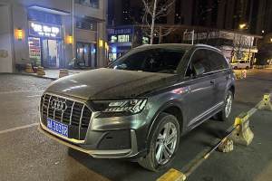 奧迪Q7 奧迪 45 TFSI quattro S line運(yùn)動(dòng)型