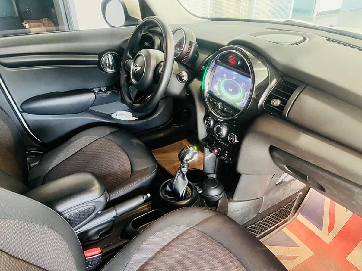 MINI MINI  2015款 1.2T ONE 五門版圖片