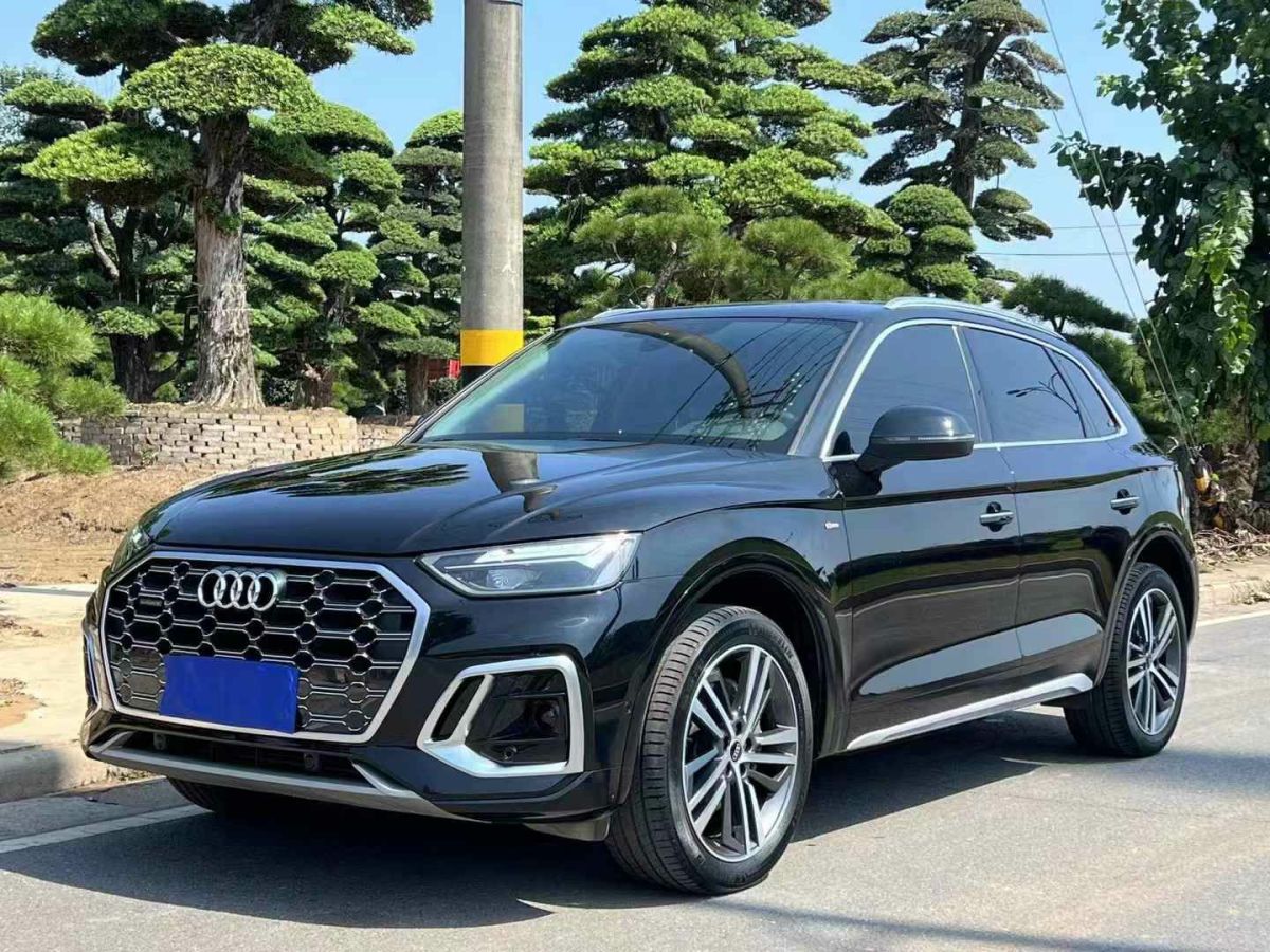 奧迪 奧迪Q5 e-tron  2022款 40 e-tron 星耀型 機甲套裝圖片