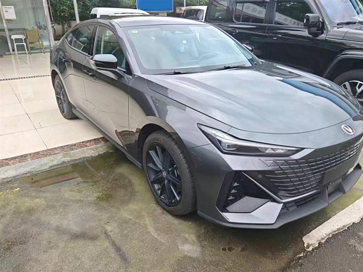 長(zhǎng)安 長(zhǎng)安UNI-V 智電iDD  2023款 智電iDD 1.5T 113km智酷型圖片