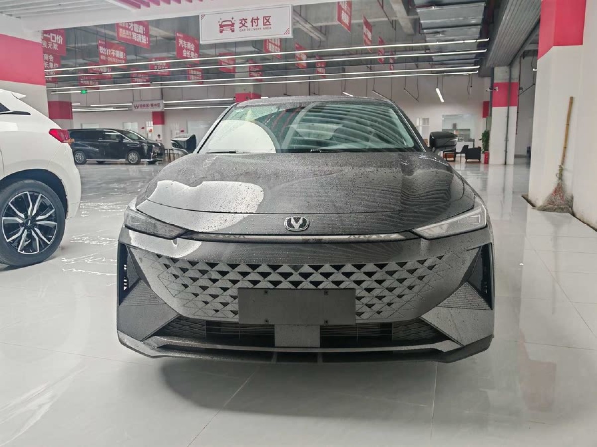 長安 長安UNI-V 智電iDD  2024款 藍(lán)鯨智電iDD 136km 智酷型圖片