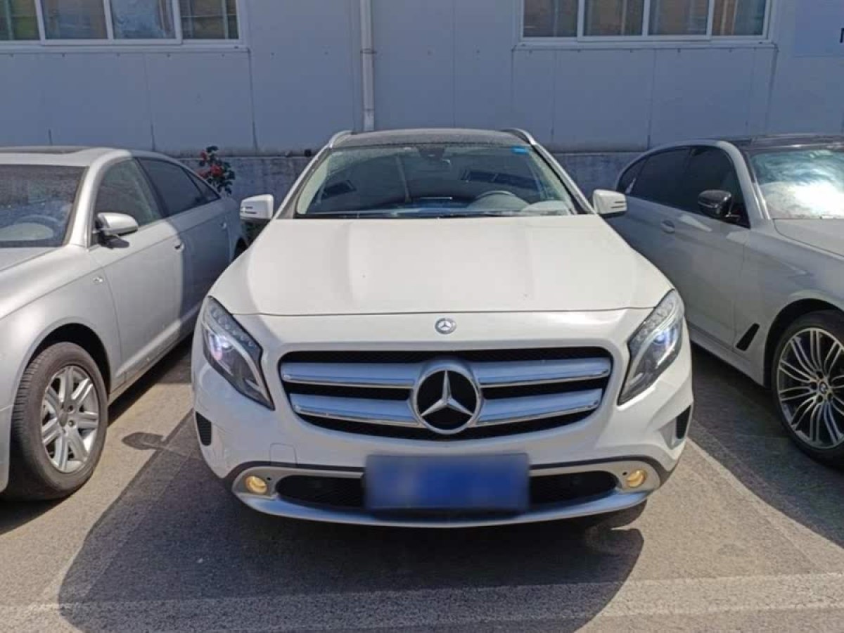 奔馳 奔馳GLA  2016款 GLA 220 4MATIC 時(shí)尚型圖片