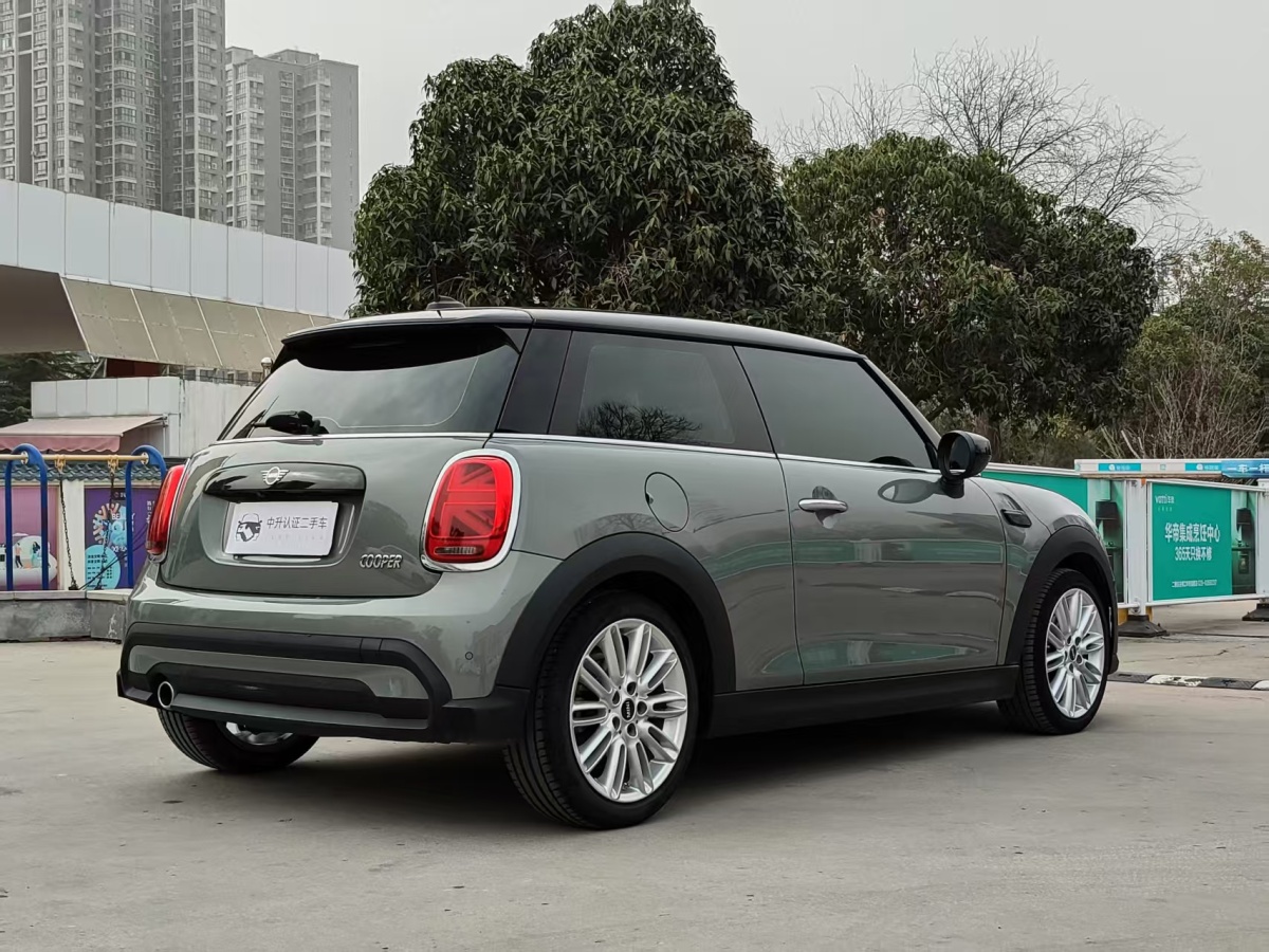 MINI MINI  2022款 改款 1.5T COOPER 經(jīng)典派圖片