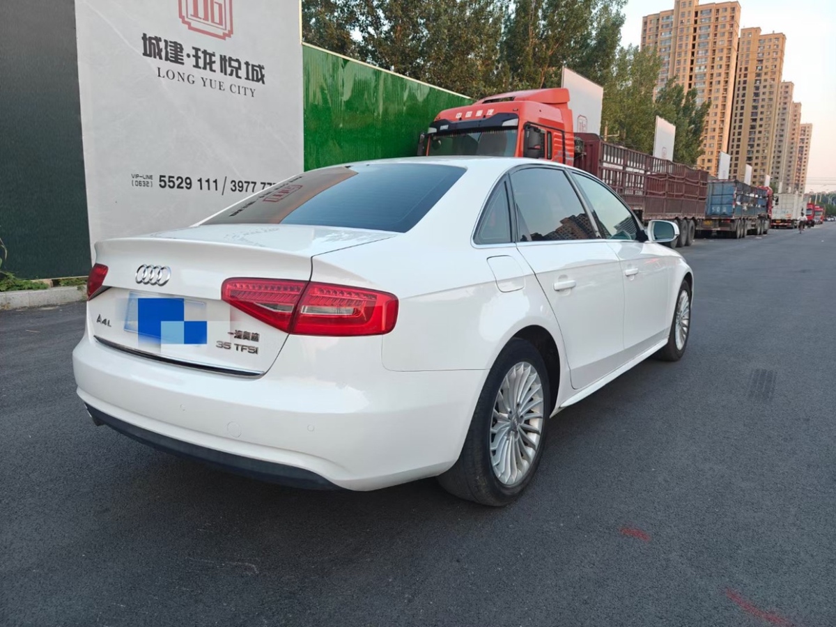 奧迪 奧迪A4L  2015款 35 TFSI 自動(dòng)標(biāo)準(zhǔn)型圖片