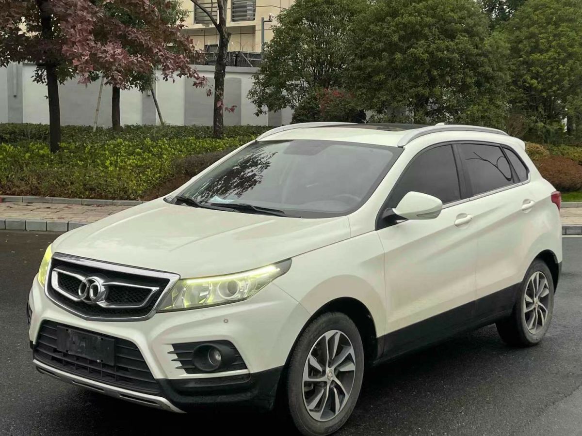 北汽紳寶 BEIJING-X3  2019款 1.5L 自動(dòng)榮耀版圖片