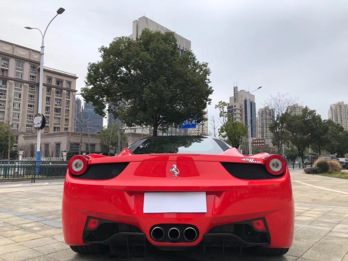 2015年6月法拉利 458  2014款 4.5L Speciale