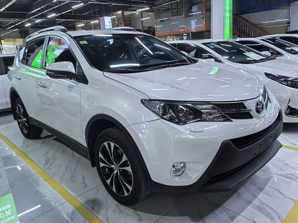 2015年11月豐田 RAV4榮放  2015款 2.5L 自動四驅(qū)精英版