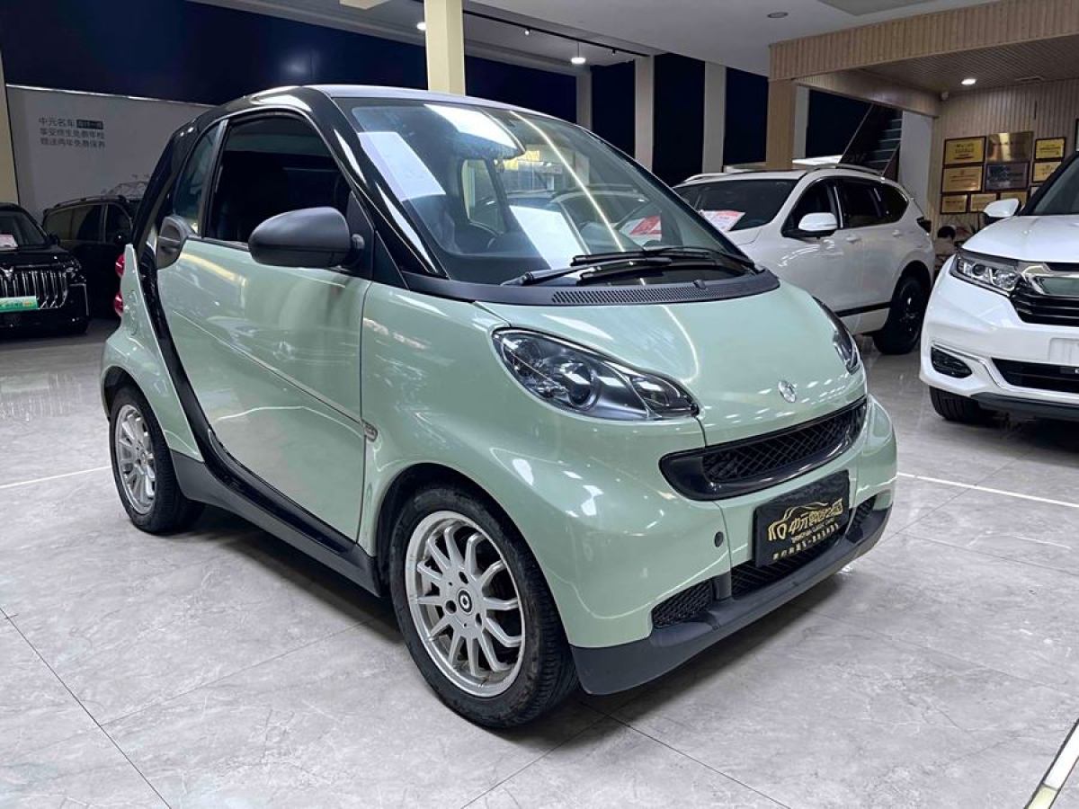 smart fortwo  2011款 1.0 MHD 硬頂標(biāo)準(zhǔn)版圖片