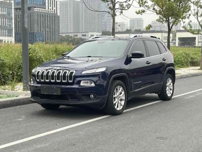 2017年1月 Jeep 自由光 2.4L 領(lǐng)先智能版圖片