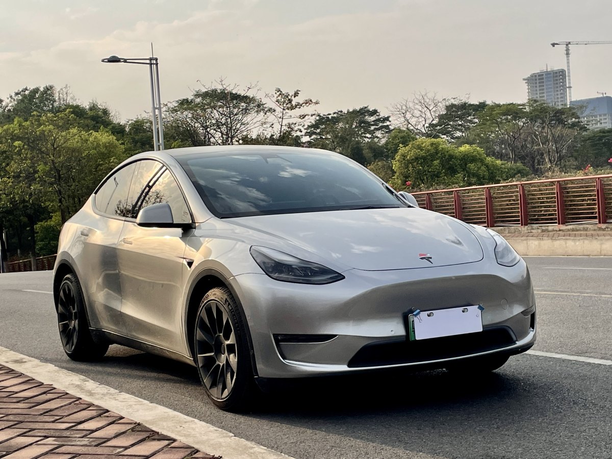 特斯拉 Model 3  2023款 長(zhǎng)續(xù)航煥新版 雙電機(jī)全輪驅(qū)動(dòng)圖片