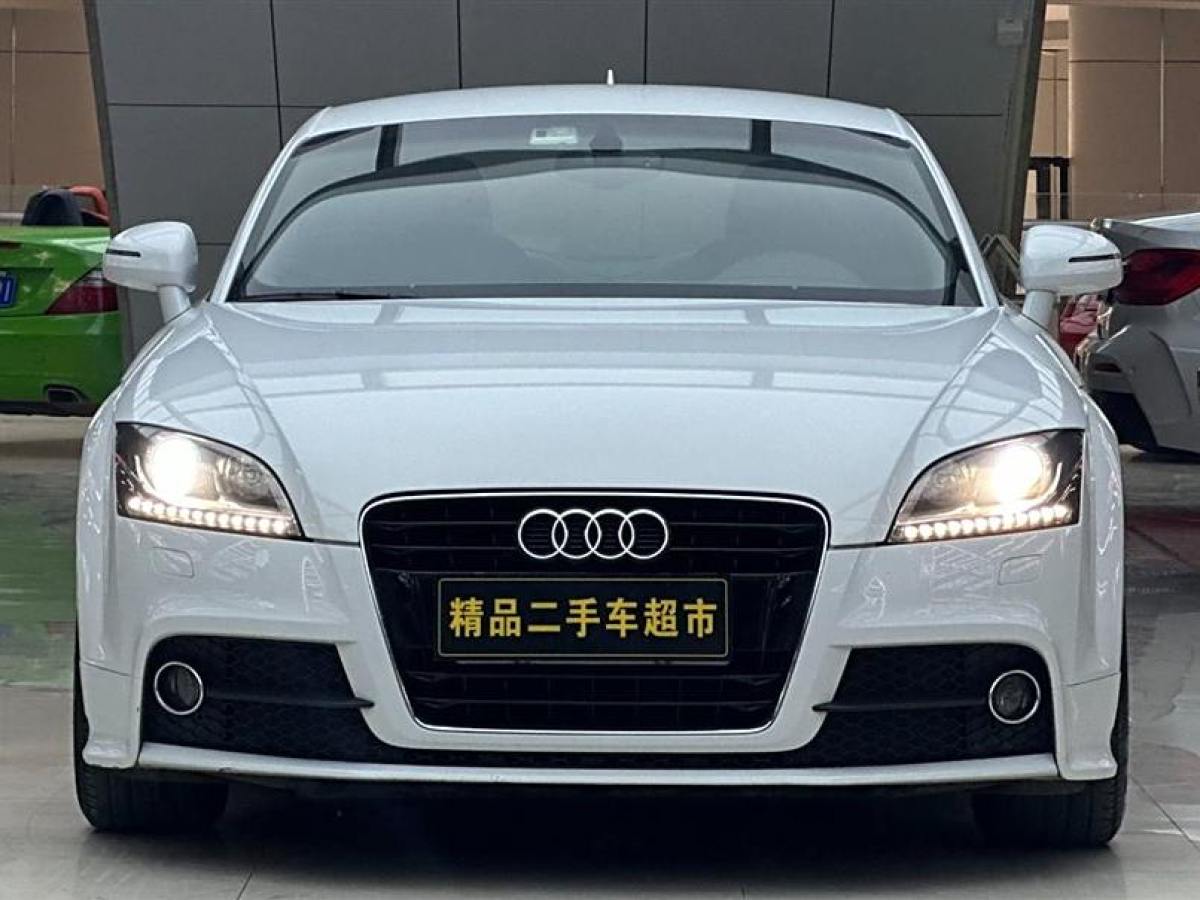 奧迪 奧迪TT  2013款 TT Coupe 45 TFSI quattro 白色經(jīng)典版圖片