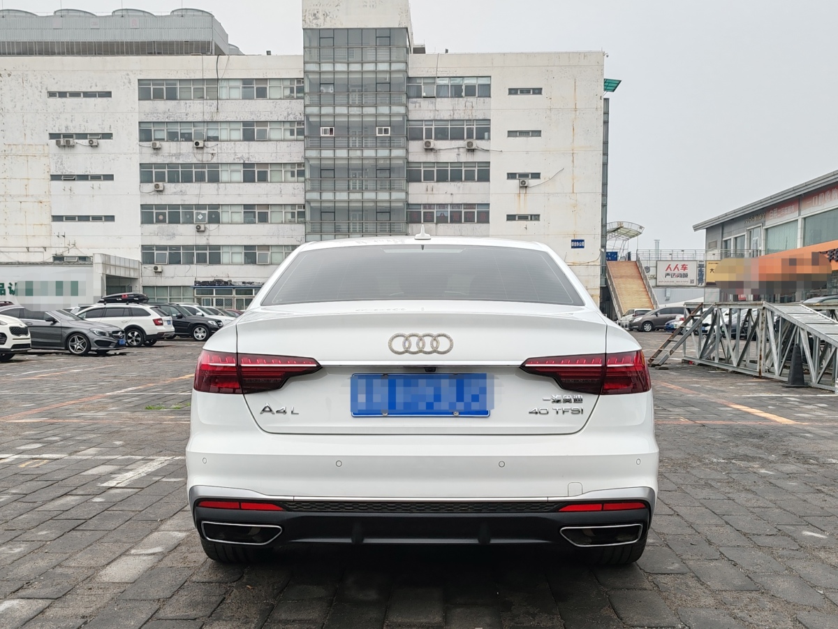 2022年10月奧迪 奧迪A4L  2022款 40 TFSI 時尚動感型