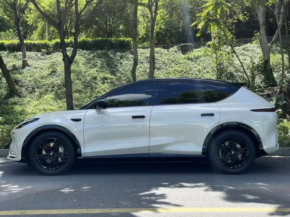 智己 智己LS7  2023款 90kWh Elite后驅(qū)版圖片