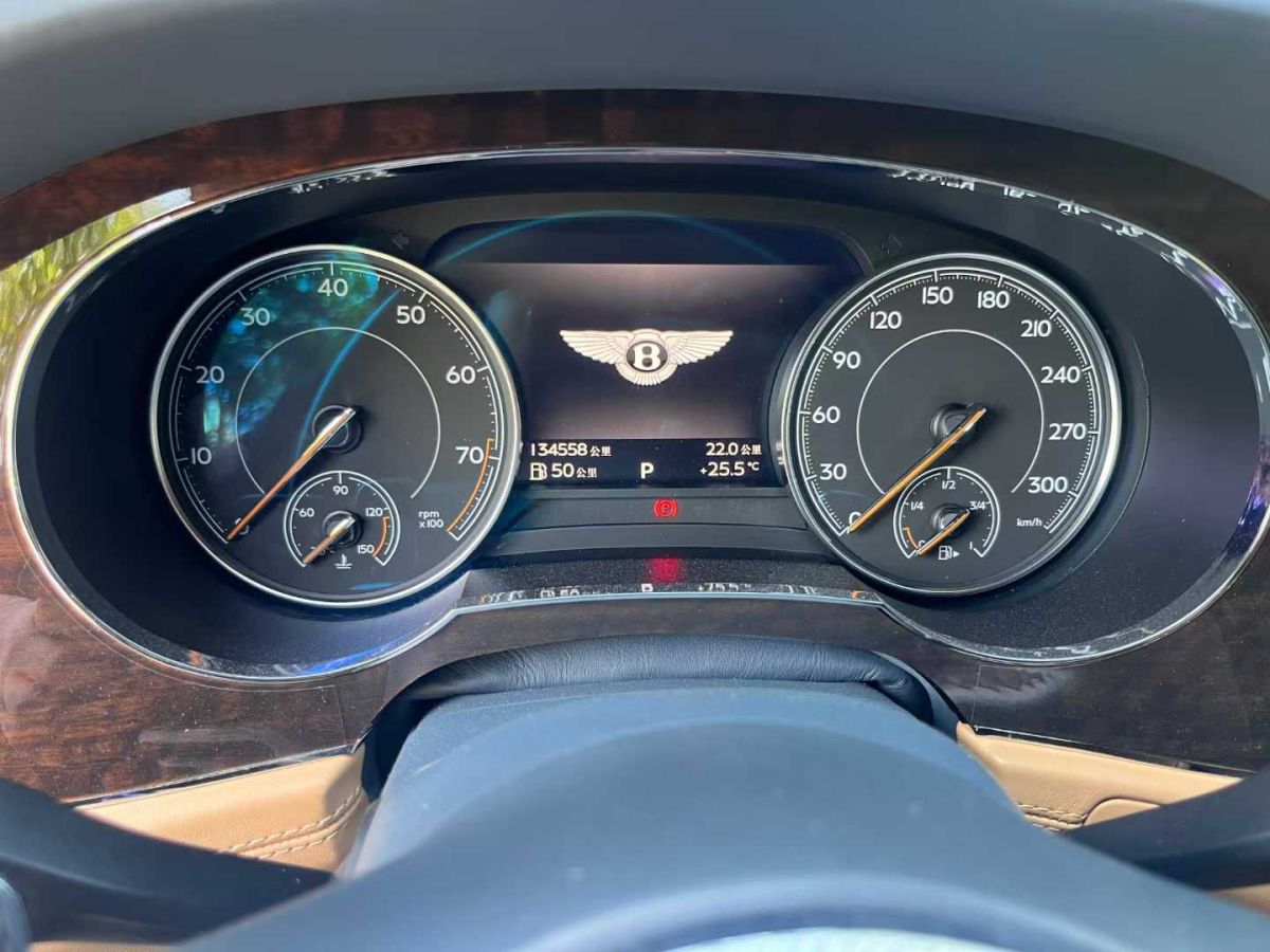 賓利 添越PHEV  2019款  3.0T PHEV圖片