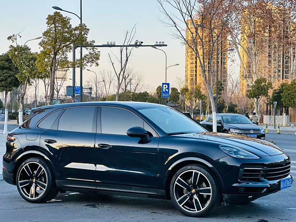 保時(shí)捷 Cayenne  2022款 Cayenne 3.0T 鉑金版圖片