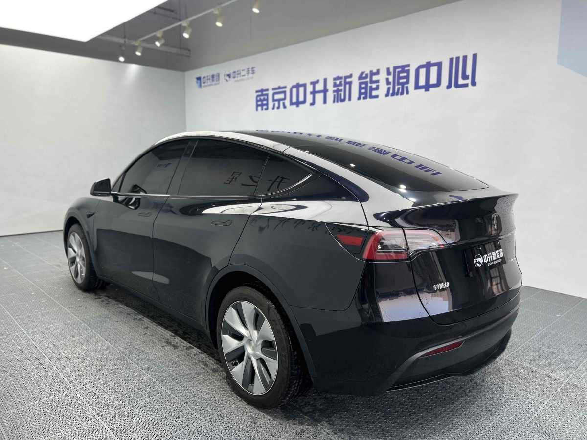 特斯拉 Model 3  2022款 后輪驅(qū)動(dòng)版圖片