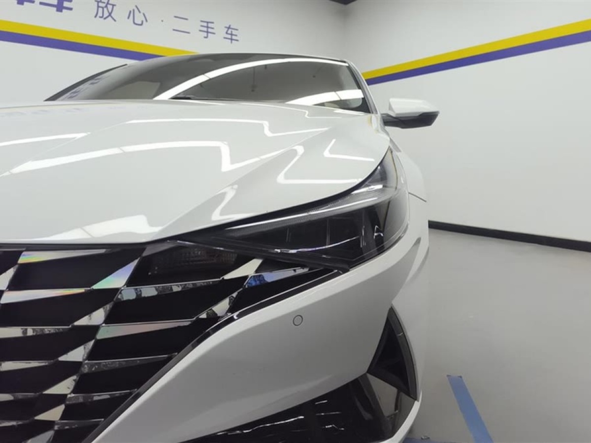 現(xiàn)代 伊蘭特  2022款 1.5L CVT LUX尊貴版圖片