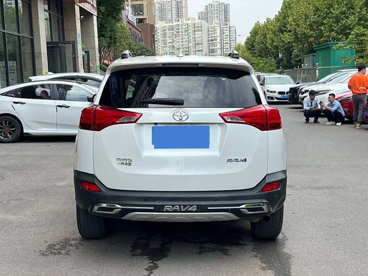 豐田 RAV4榮放  2015款 2.0L CVT兩驅(qū)風(fēng)尚版圖片