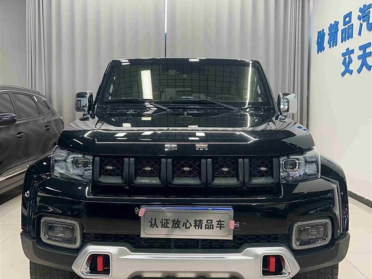 北京 BJ40  2020款 2.0T 自動(dòng)四驅(qū)城市獵人版?zhèn)b客型圖片