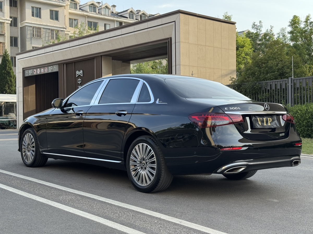 奔馳 奔馳E級  2023款 E 300 L 豪華型圖片