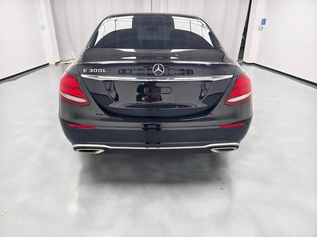 奔馳 奔馳E級  2020款 改款 E 300 L 時(shí)尚型圖片