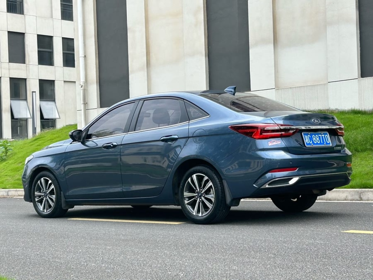 福特 福睿斯  2021款 1.5L 自動鉆石版圖片