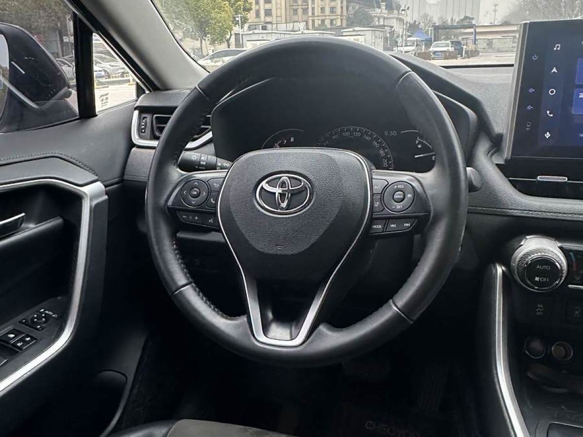 豐田 RAV4榮放  2022款 2.0L CVT四驅(qū)風(fēng)尚Plus版圖片