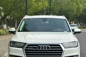 奧迪Q7 奧迪 40 TFSI S line運(yùn)動(dòng)型