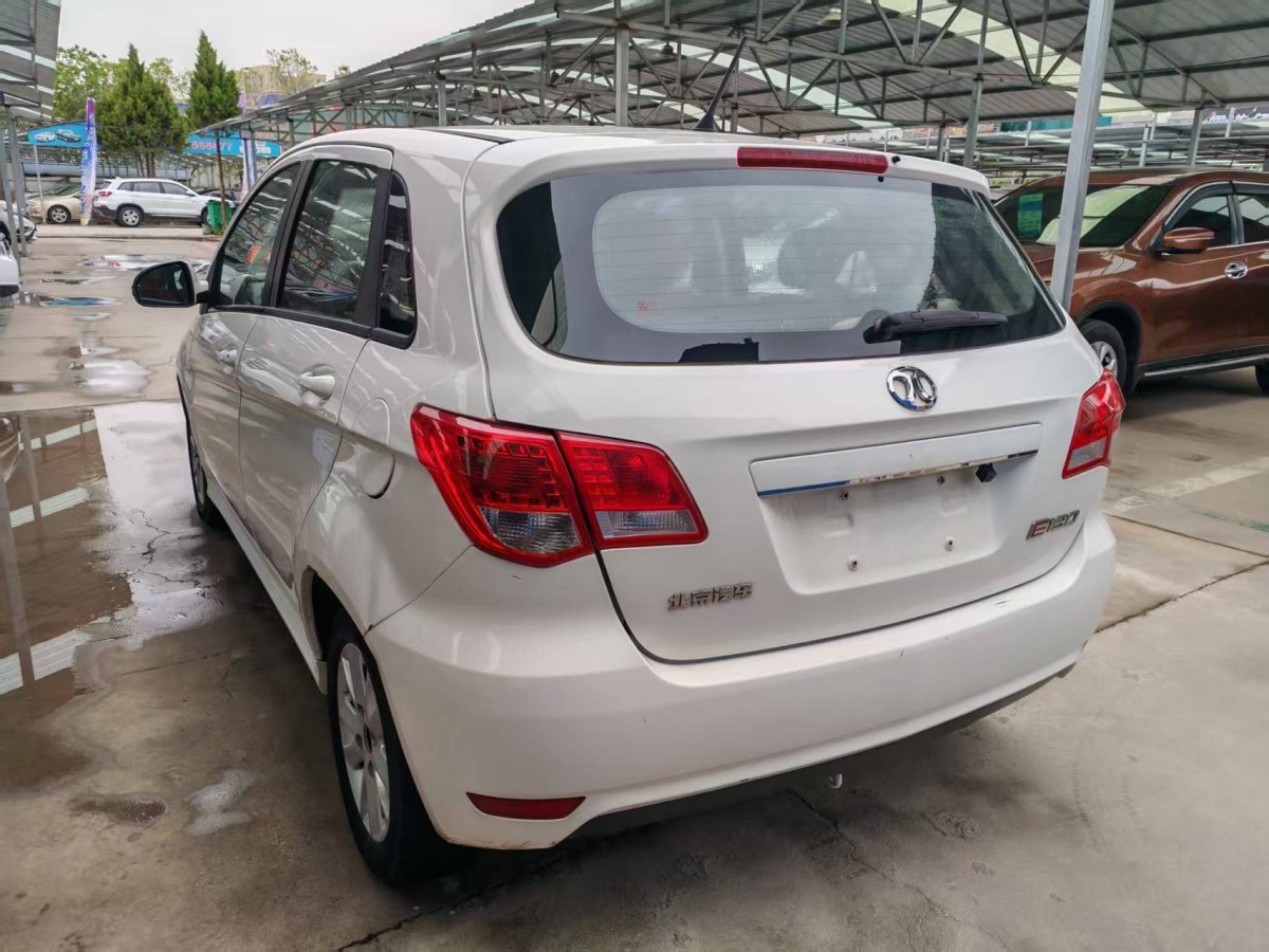 北京 北京汽車E系列  2012款 兩廂 1.3L 手動樂天版圖片