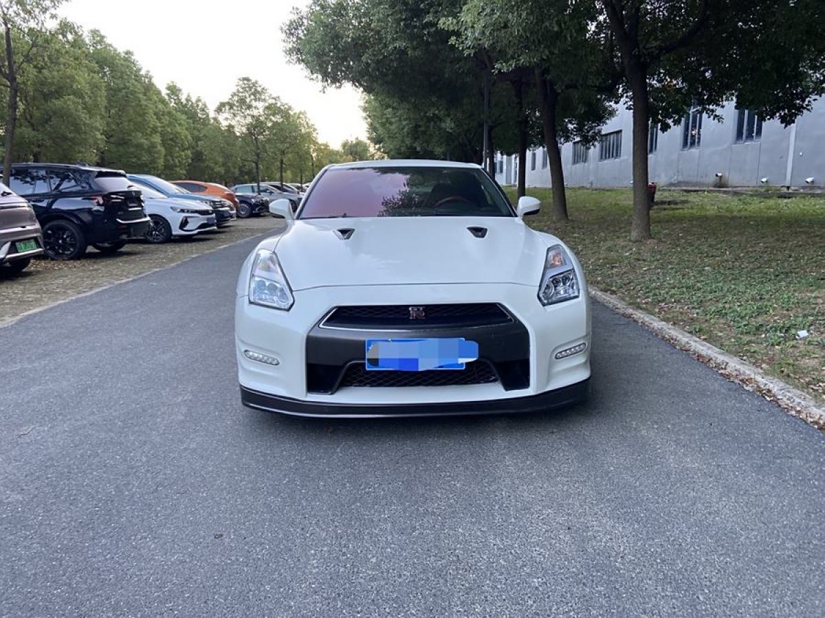 日產(chǎn) GT-R  2014款 3.8T Premium Edition 棕紅內(nèi)飾圖片