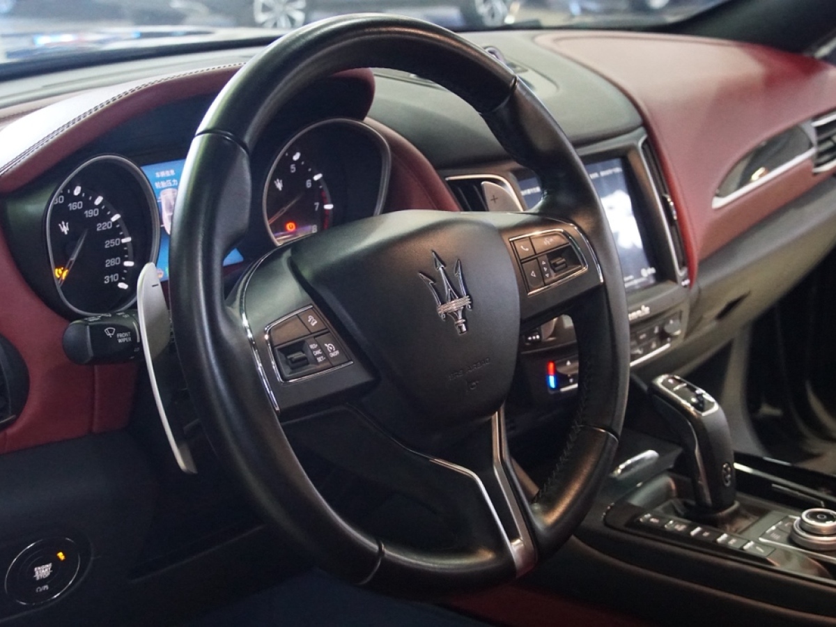瑪莎拉蒂 Levante  2019款  3.0T 350Hp 標(biāo)準(zhǔn)版圖片