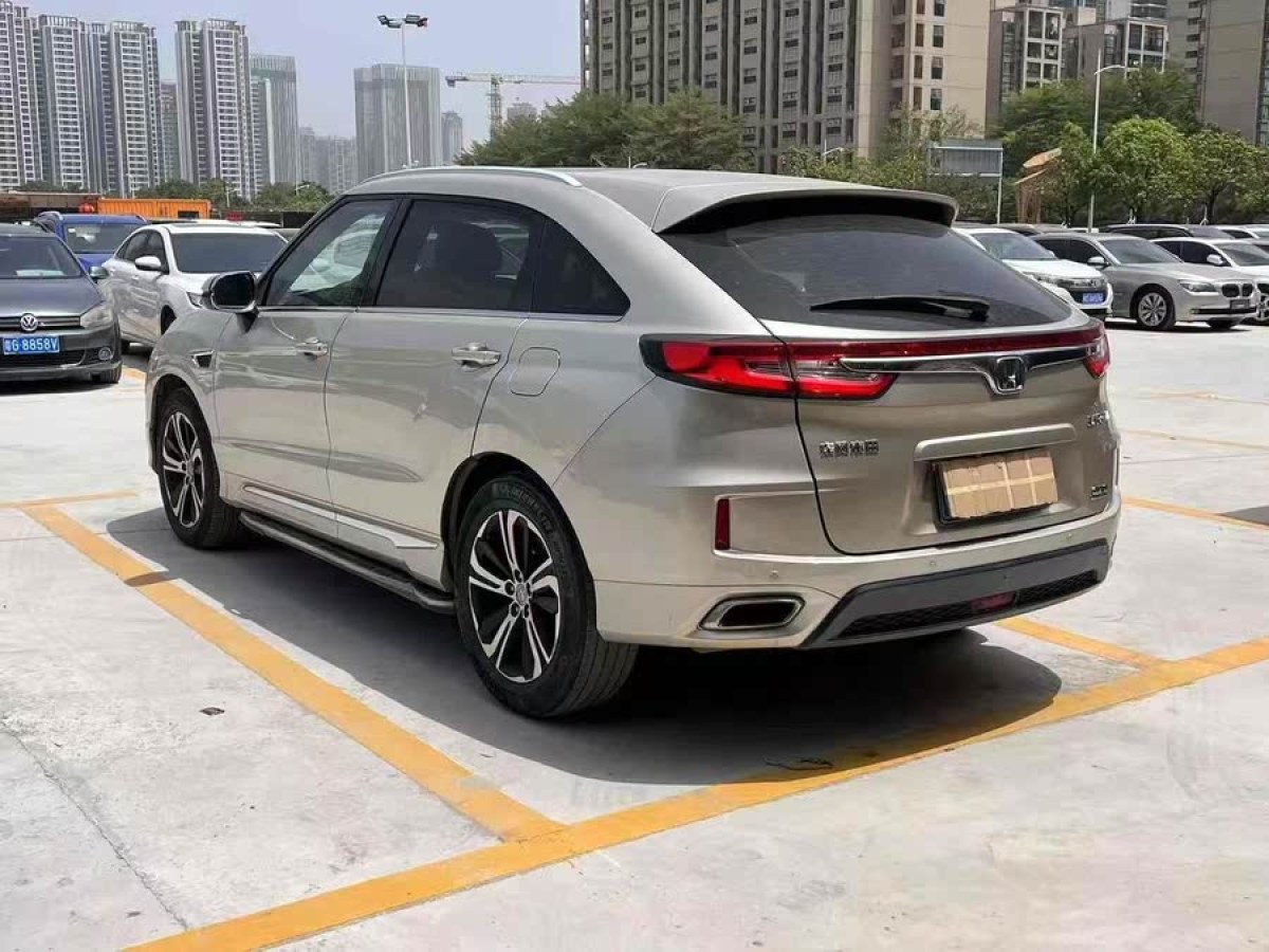 本田 UR-V  2017款 370TURBO 兩驅(qū)尊貴版圖片