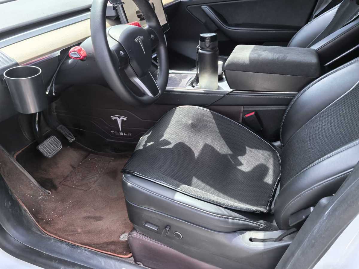 特斯拉 Model Y  2022款 改款 長續(xù)航全輪驅(qū)動版圖片